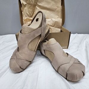 EARTH Women's BIRDINE FISHERMAN Taupe Sandals SZ 9W NEW